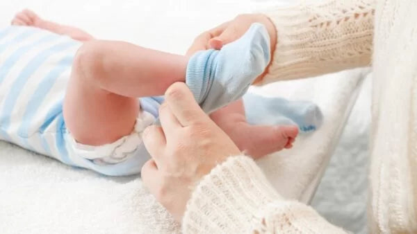 Come scegliere i vestiti più comodi per neonati